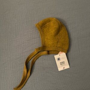 Siskin Engel baby woolen hat from Mama Owl